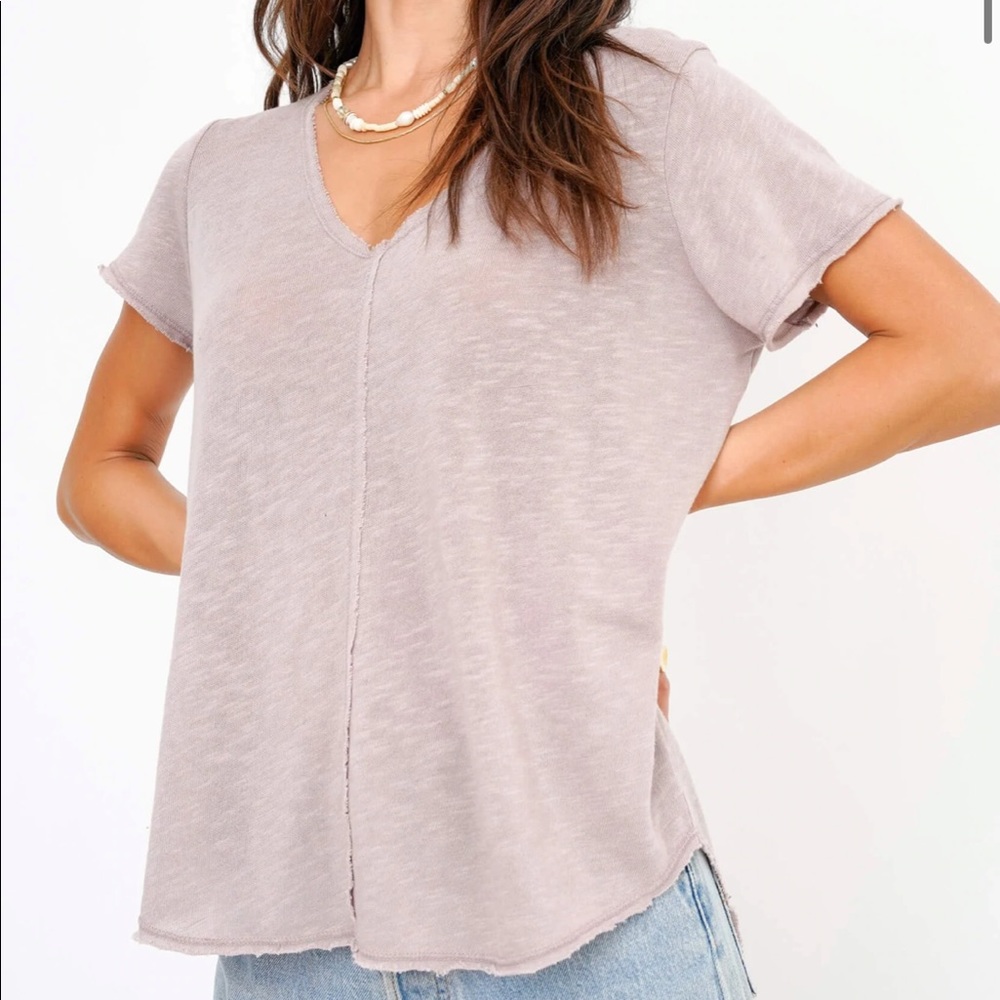 🔥PST🔥URBAN OUTFITTERS WEAREVER V-NECK TEE RELAXED SHIRT LAVENDER MEDIUM NWT - Picture 1 of 9